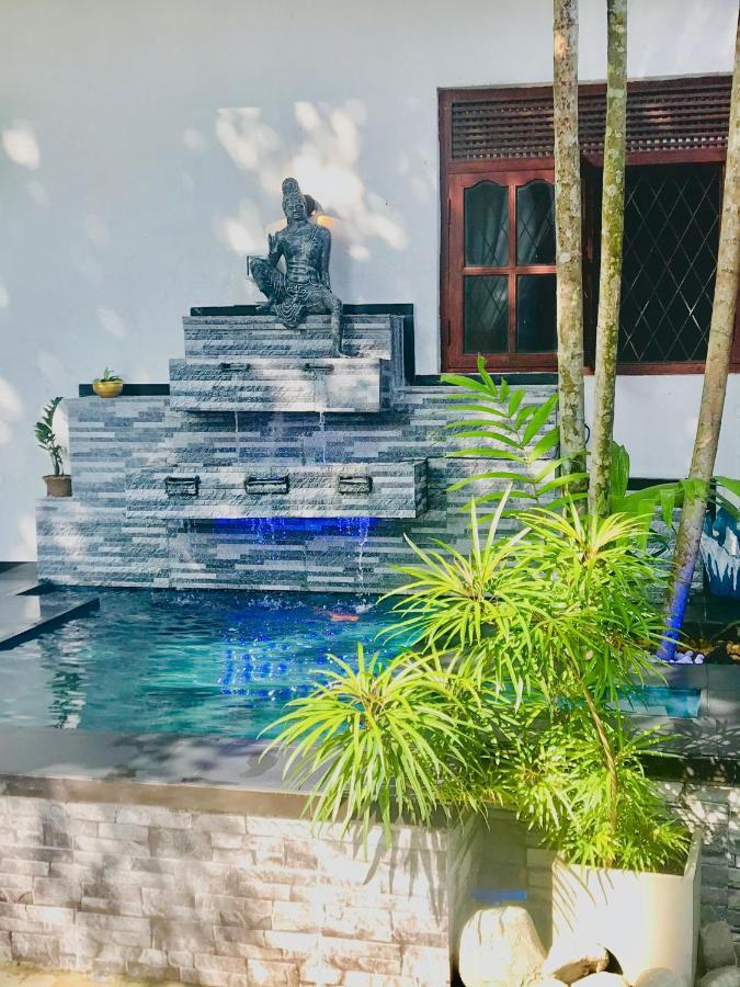 Travellers Halt Hotel Ratnapura Buitenkant foto