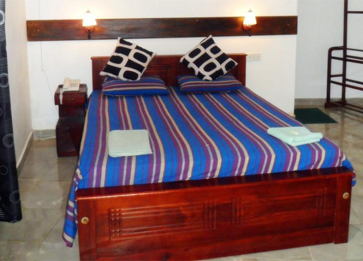 Travellers Halt Hotel Ratnapura Buitenkant foto