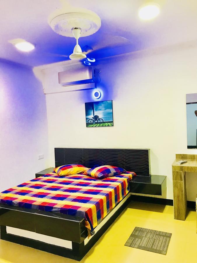 Travellers Halt Hotel Ratnapura Buitenkant foto