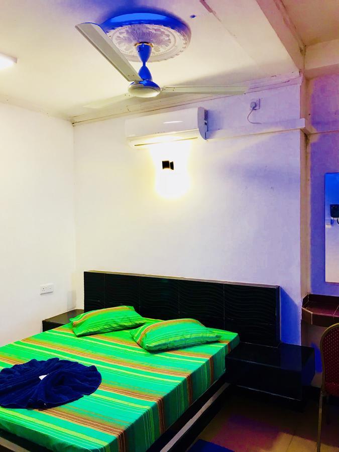 Travellers Halt Hotel Ratnapura Buitenkant foto