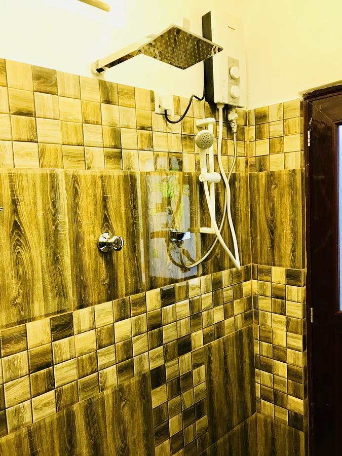 Travellers Halt Hotel Ratnapura Buitenkant foto