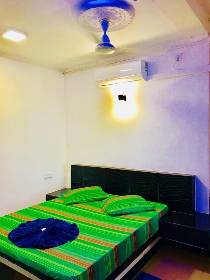 Travellers Halt Hotel Ratnapura Buitenkant foto